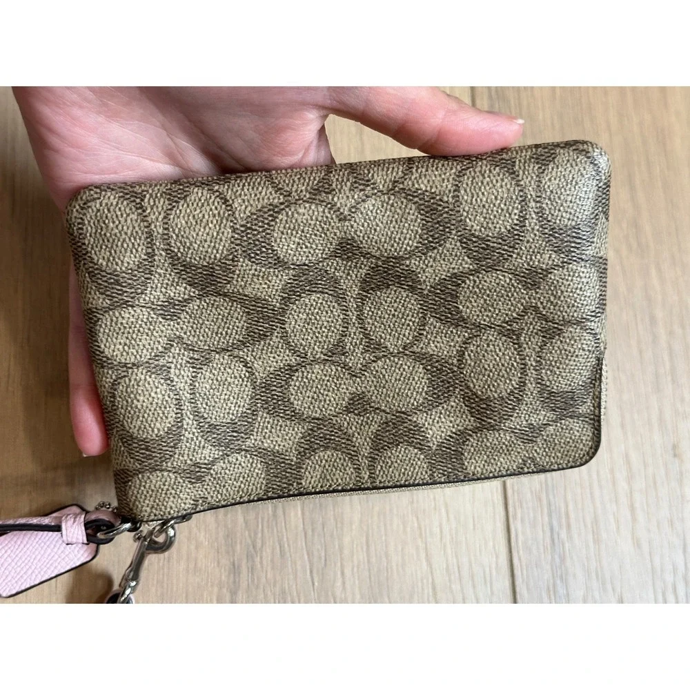 Coach Signature Canvas Corner Zip Wristlet Pink Colorblock Leather F58035